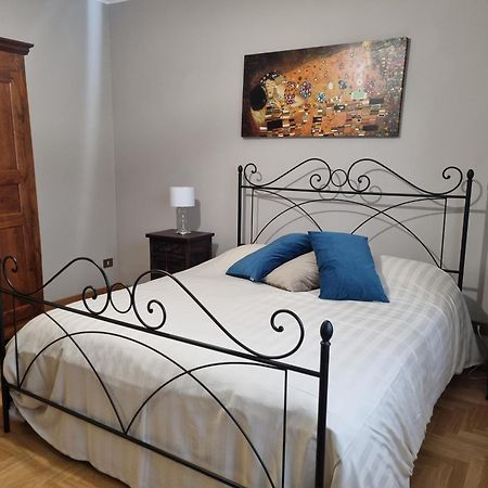 Raimondo'S Apartment Альба Экстерьер фото